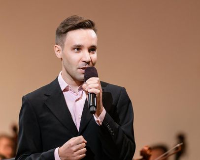 «Человек — это звучит». Музыкальная программа к выставке «Свет между мирами»