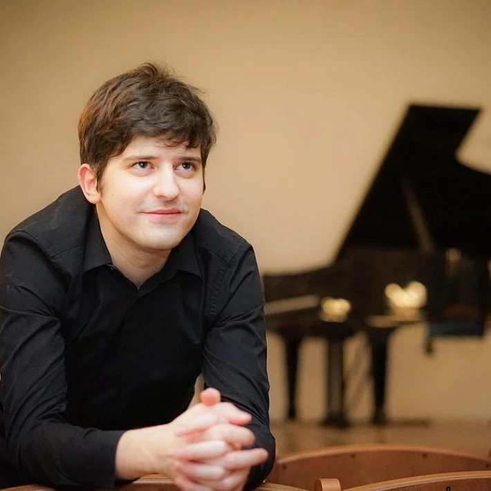 Сольный фортепианный концерт Юлиана Семенова-Брайди