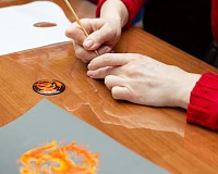 «Лаковая миниатюра Холуя: роспись броши с Жар-птицей». Мастер-класс с экскурсией