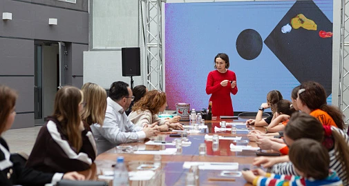 Музей «Новый Иерусалим» запускает мастер-класс к выставке «Лаки. Большая история в миниатюре: Федоскино, Палех, Мстёра и Холуй»